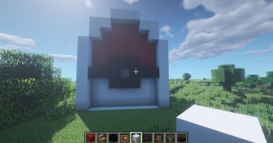 精灵球标志性黑条设计